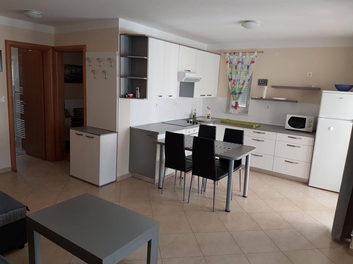 Apartman Branka Starigrad Paklenica Exterior foto