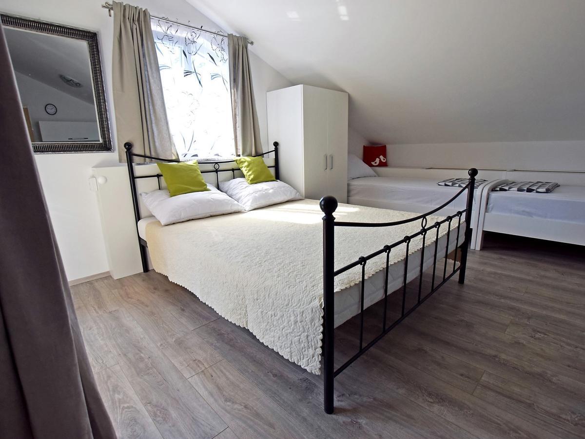 Apartman Branka Starigrad Paklenica Exterior foto